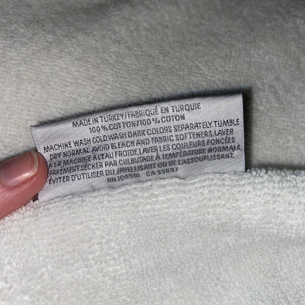 Restoration Hardware White 4 Towel Set - Picture 6 of 7